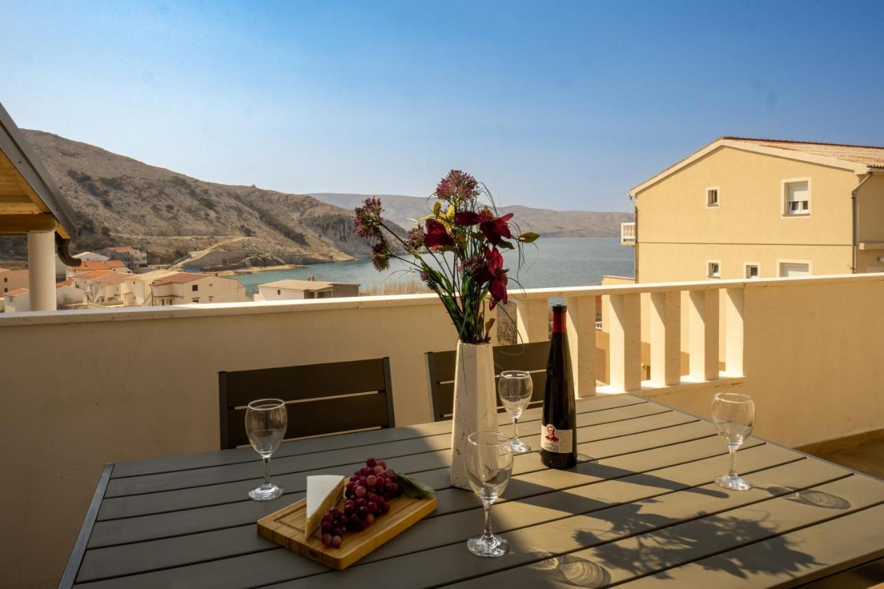 Modern Oceanview Apartment Metajna Luaran gambar